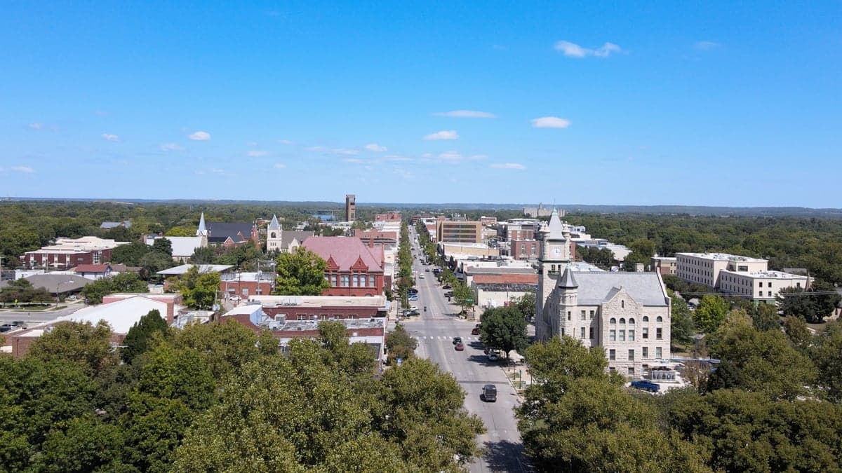 Lawrence, KS